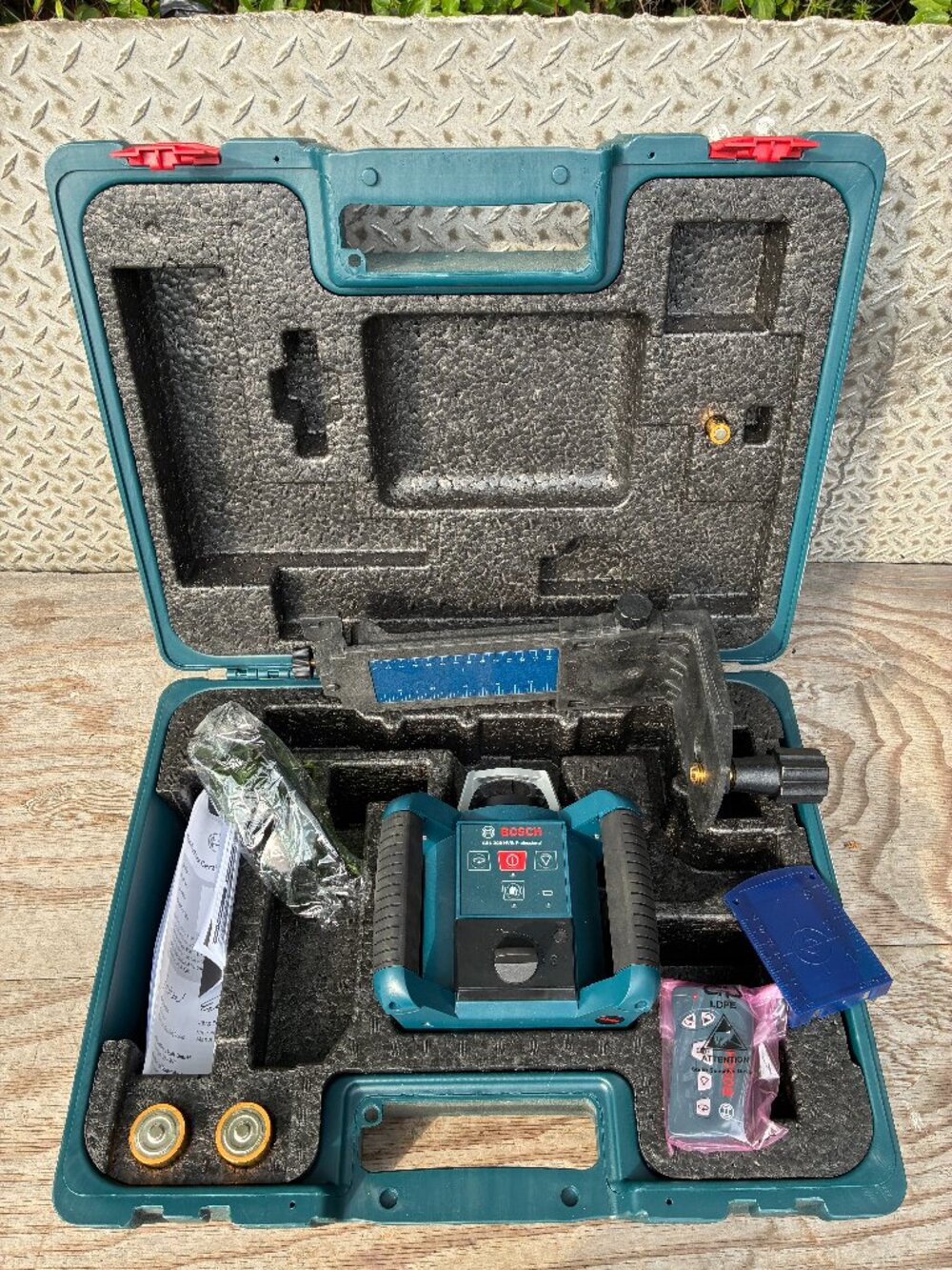 Bosch GRL 300 HVG Professional Green Beam Rotary Laser Level Kit With Case